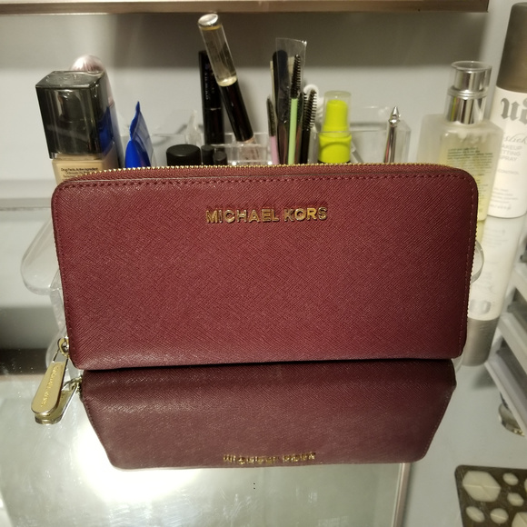 Michael Kors Handbags - Michael Kors Wallet